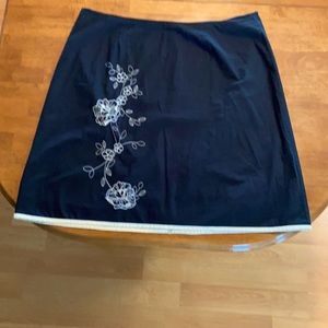 Notations Black Skirt with Embroidered Flowers